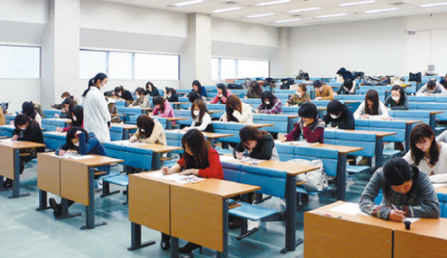 国家試験対策の授業風景