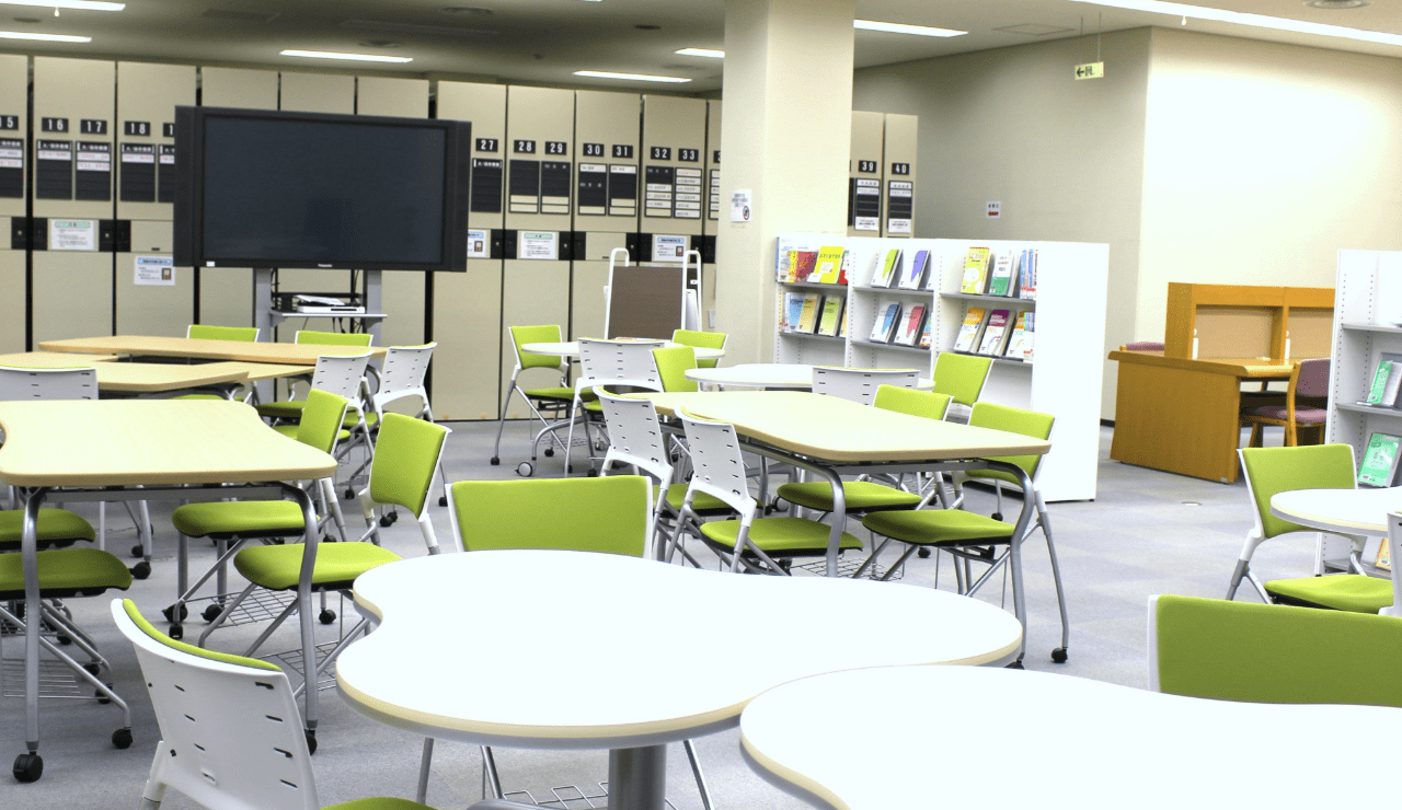 ラーニング広場：グループ学習エリア